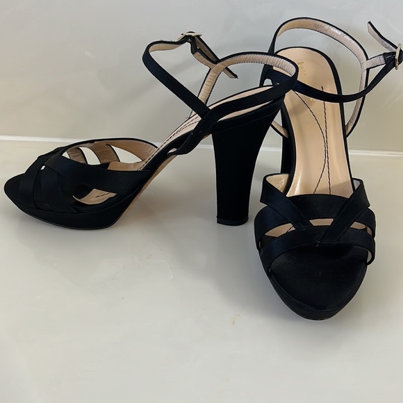 kate spade ankle strap sandal- near perfect condition! - Picture 2 of 8